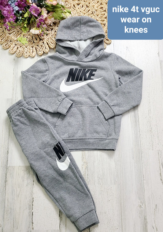 gray sweats nike