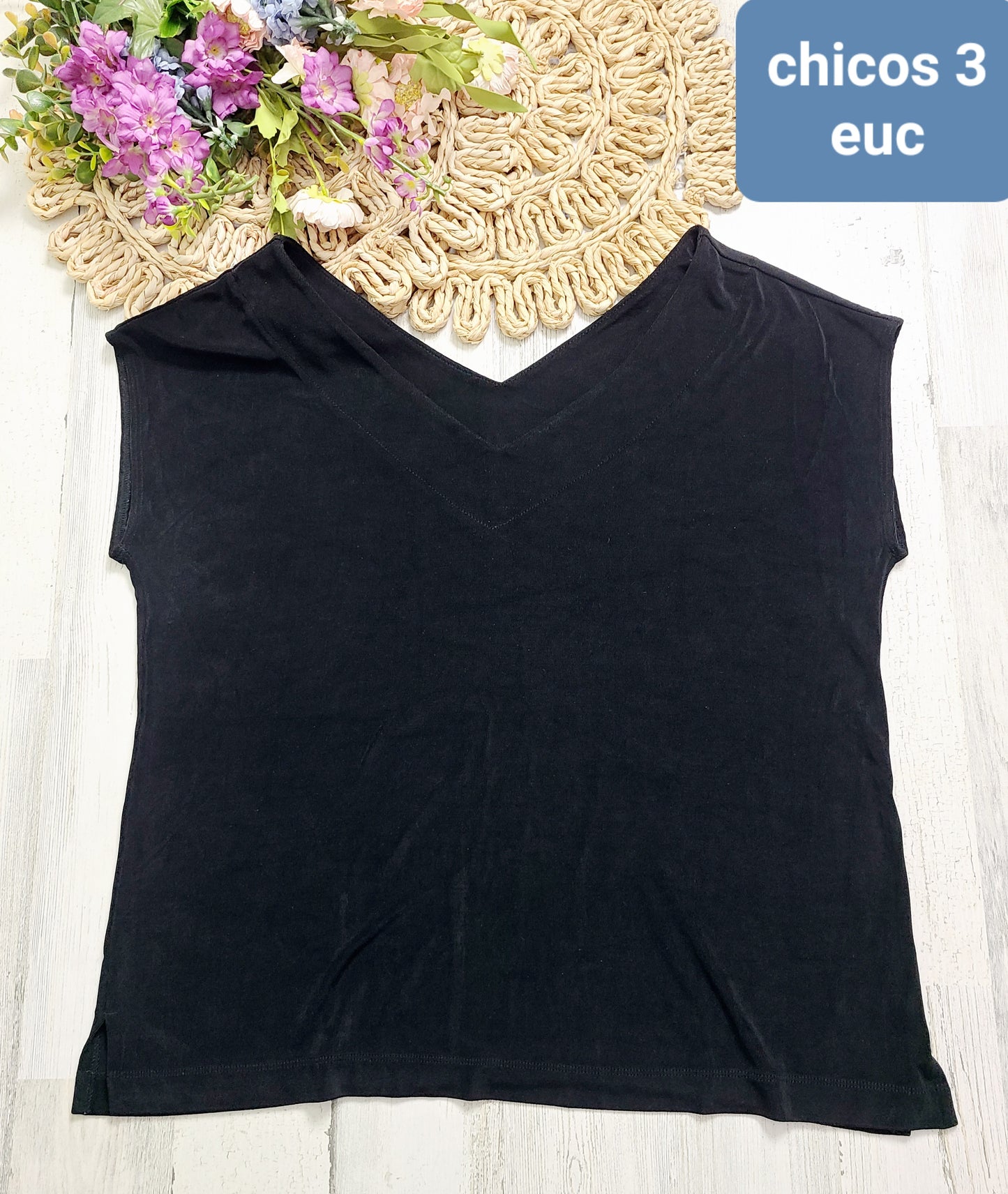 chicos vneck black top