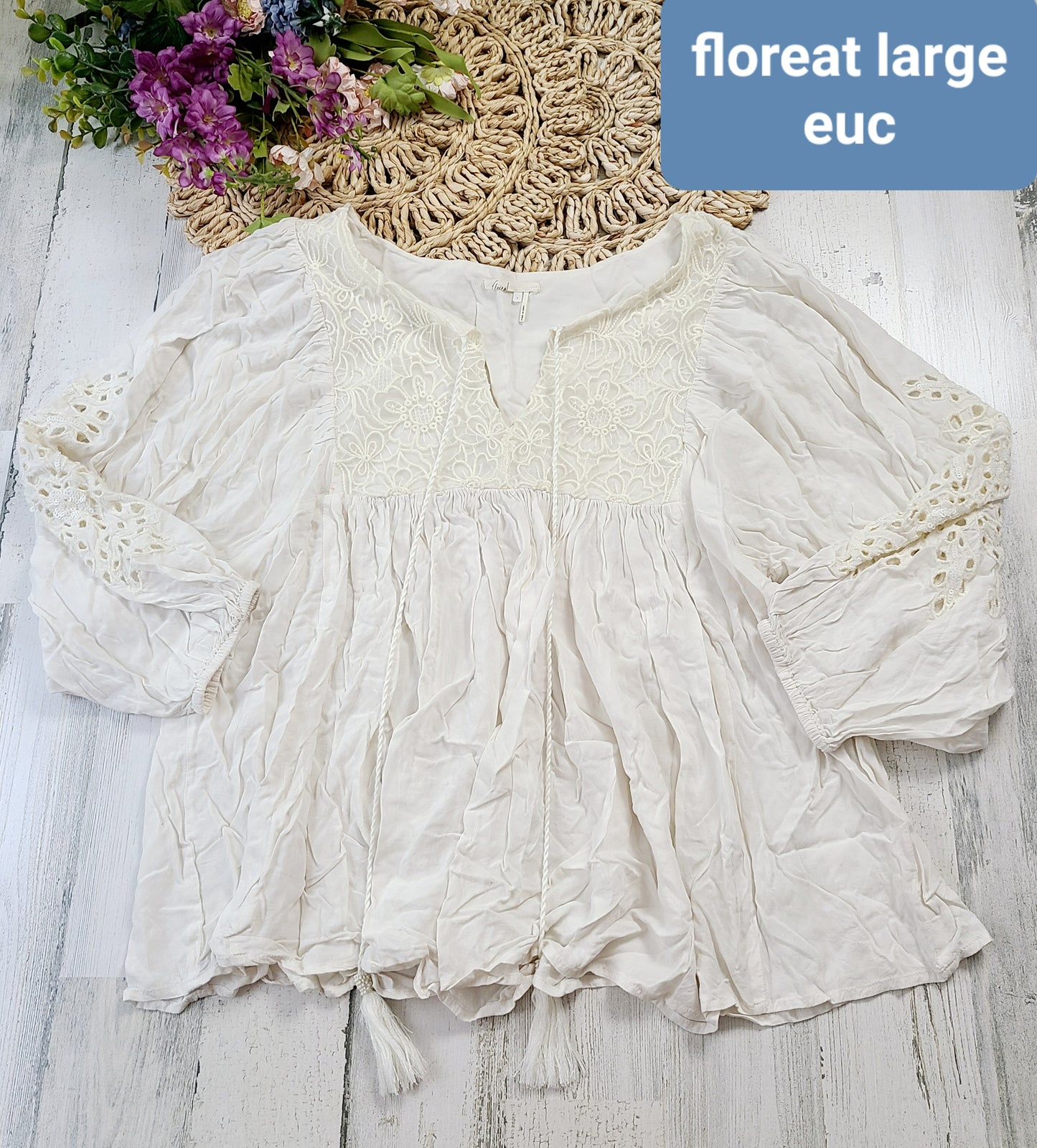 floreat eyelet sleeve tassle top
