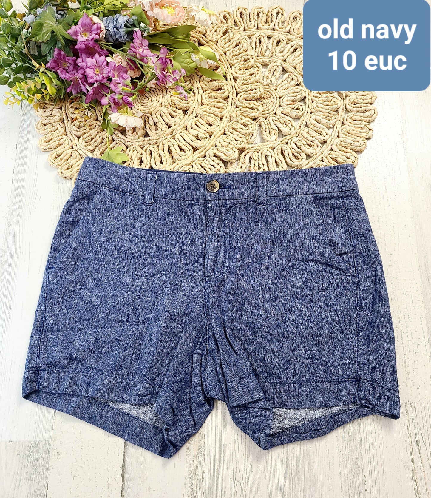 old navy chambray shorts medium