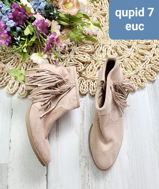 qupid tassle boots