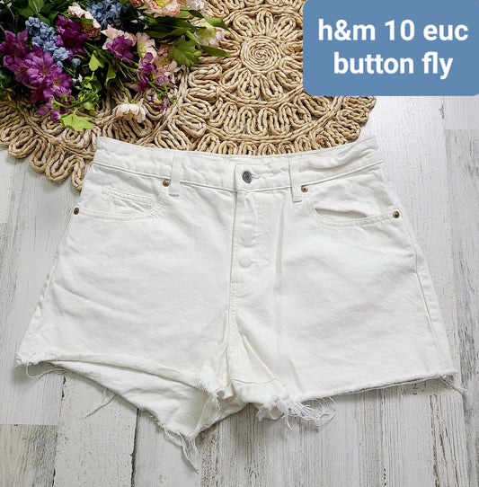 white button fly h&m shorts