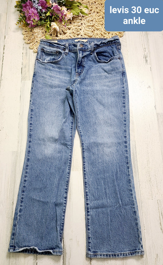 ankle sz 30 jean levis