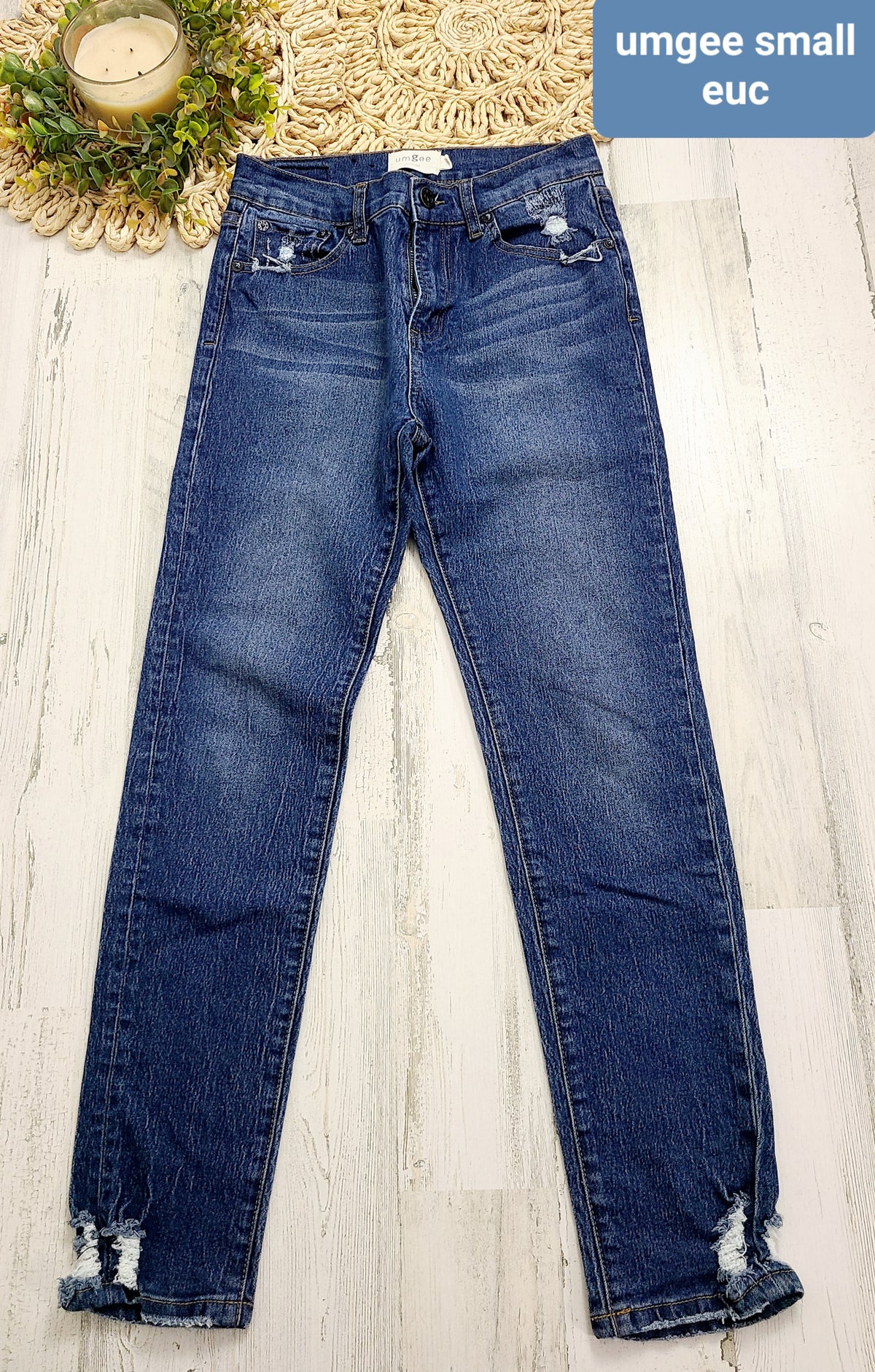 distressed ankles dark wash umgee