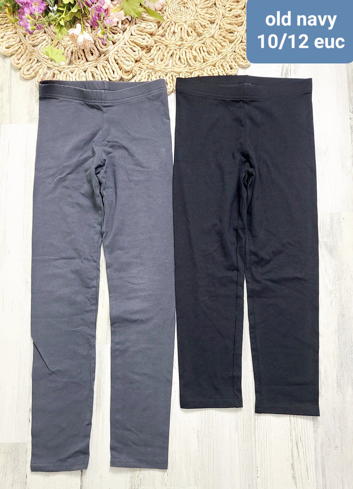 old navy 2 pairs of leggings