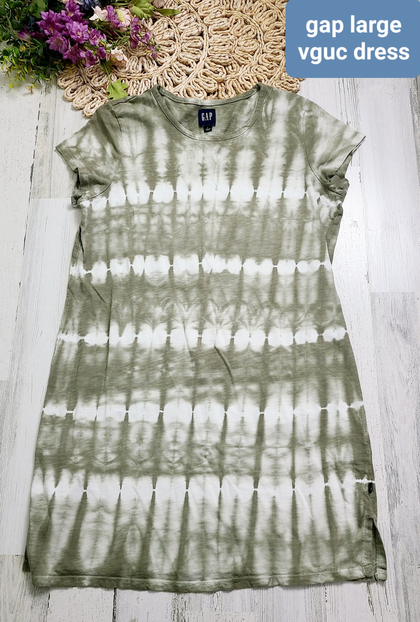 gap green white dress