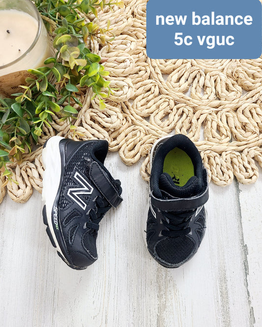 black new balance shoes 5c