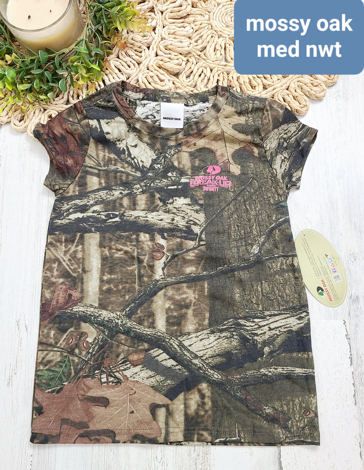 camo short sleeve with pink logo mossy oak nwt