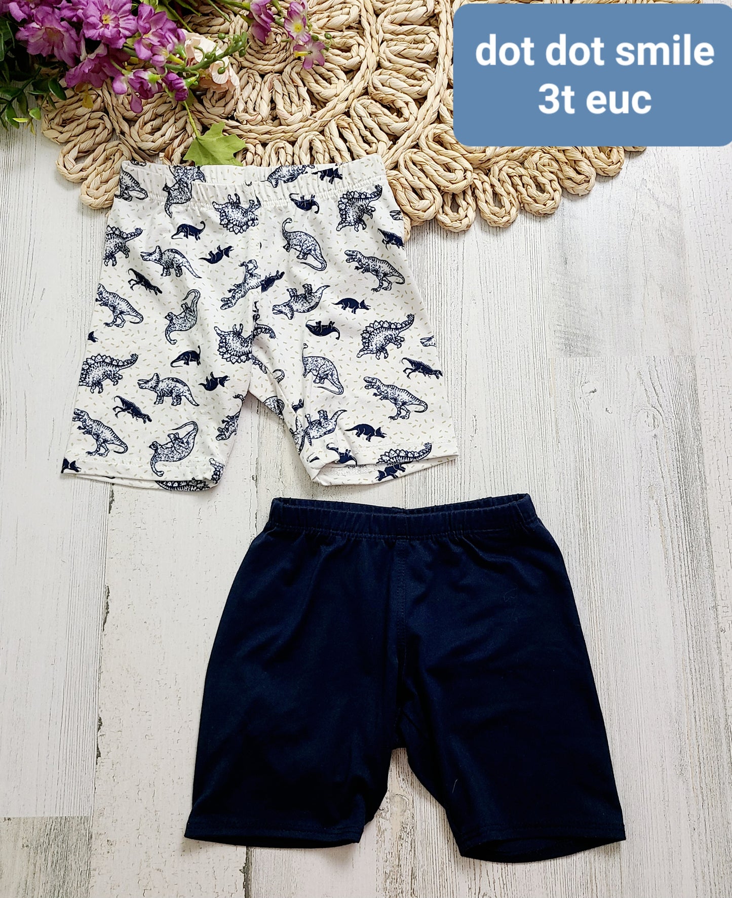 dot dot smile shorts dino black