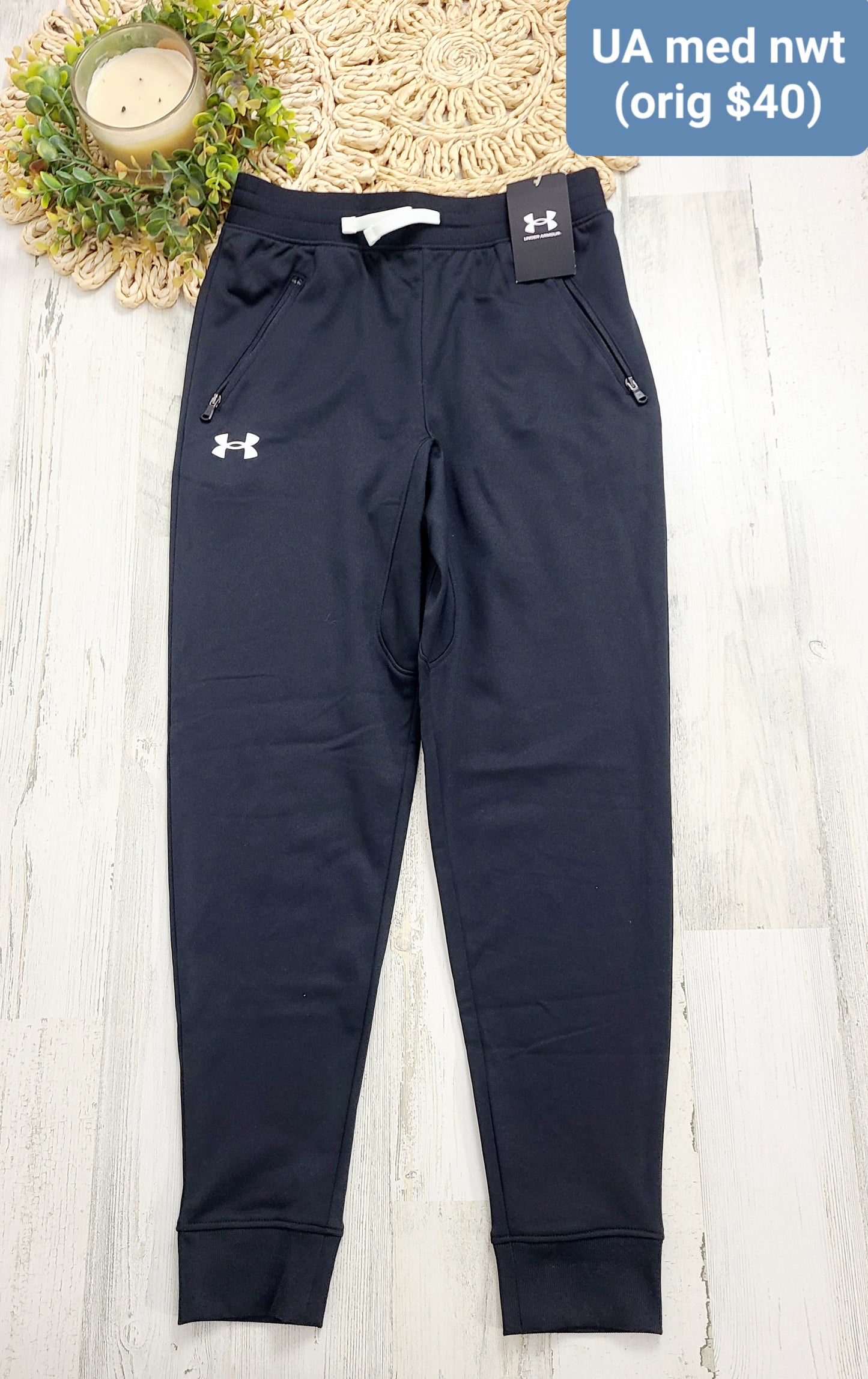 new black ua joggers boys 10/102y