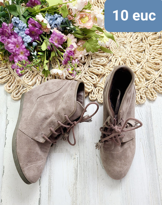 wedge laced shoes
